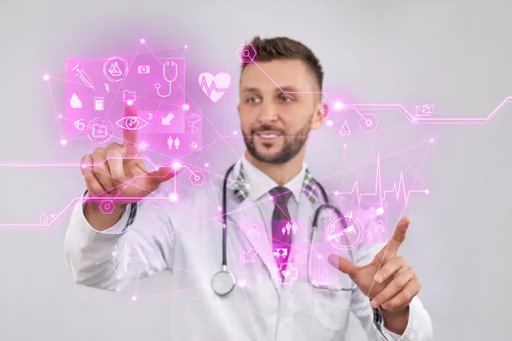 Médico tocando holograma de IA para gestão de saúde